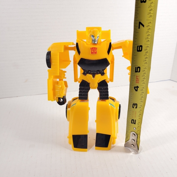 Bumblebee Transformer Car Robot - Picture 4 of 5